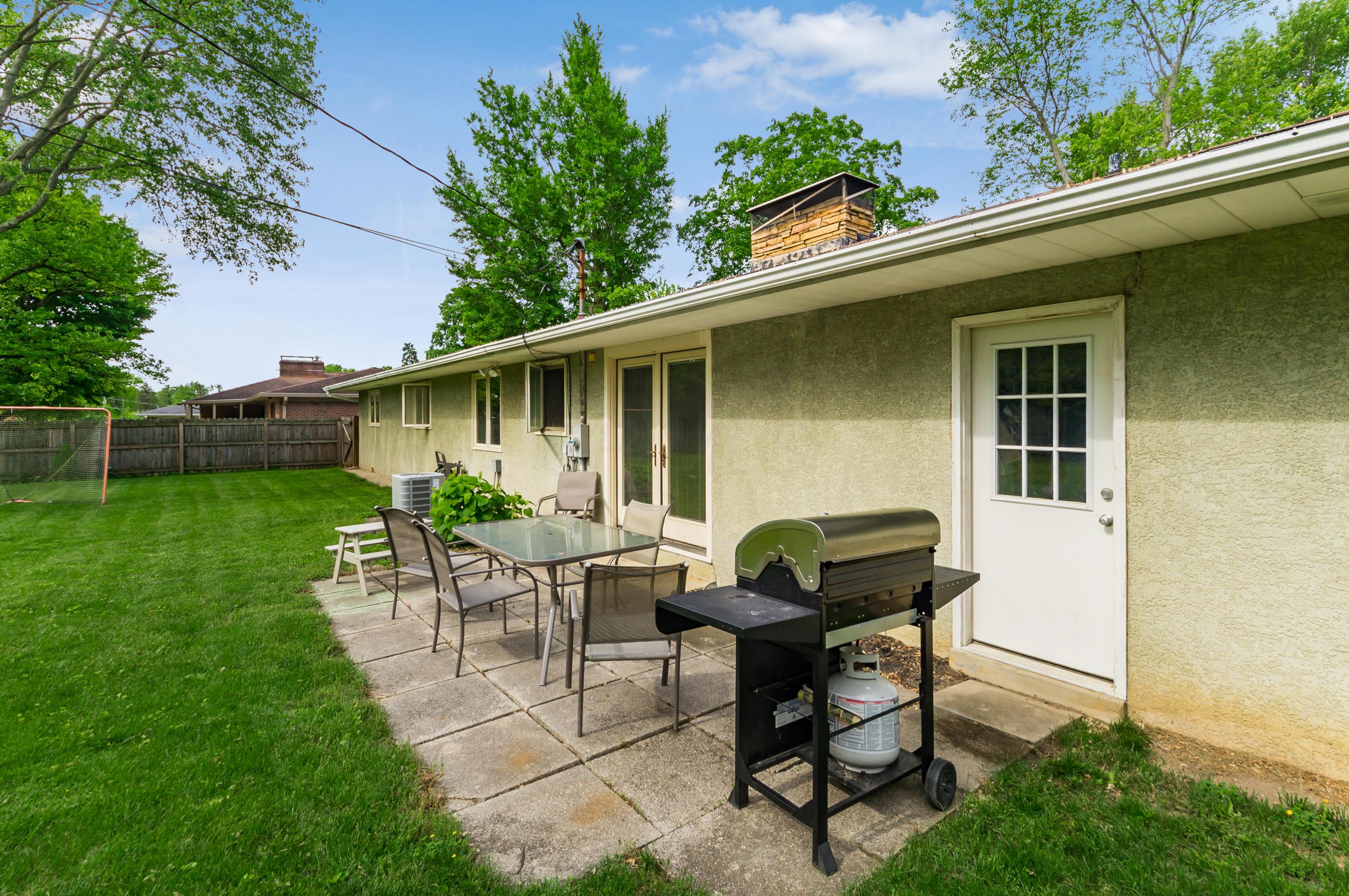 3868 Chevington Road Columbus, OH 43220 - Photo 29 of 32