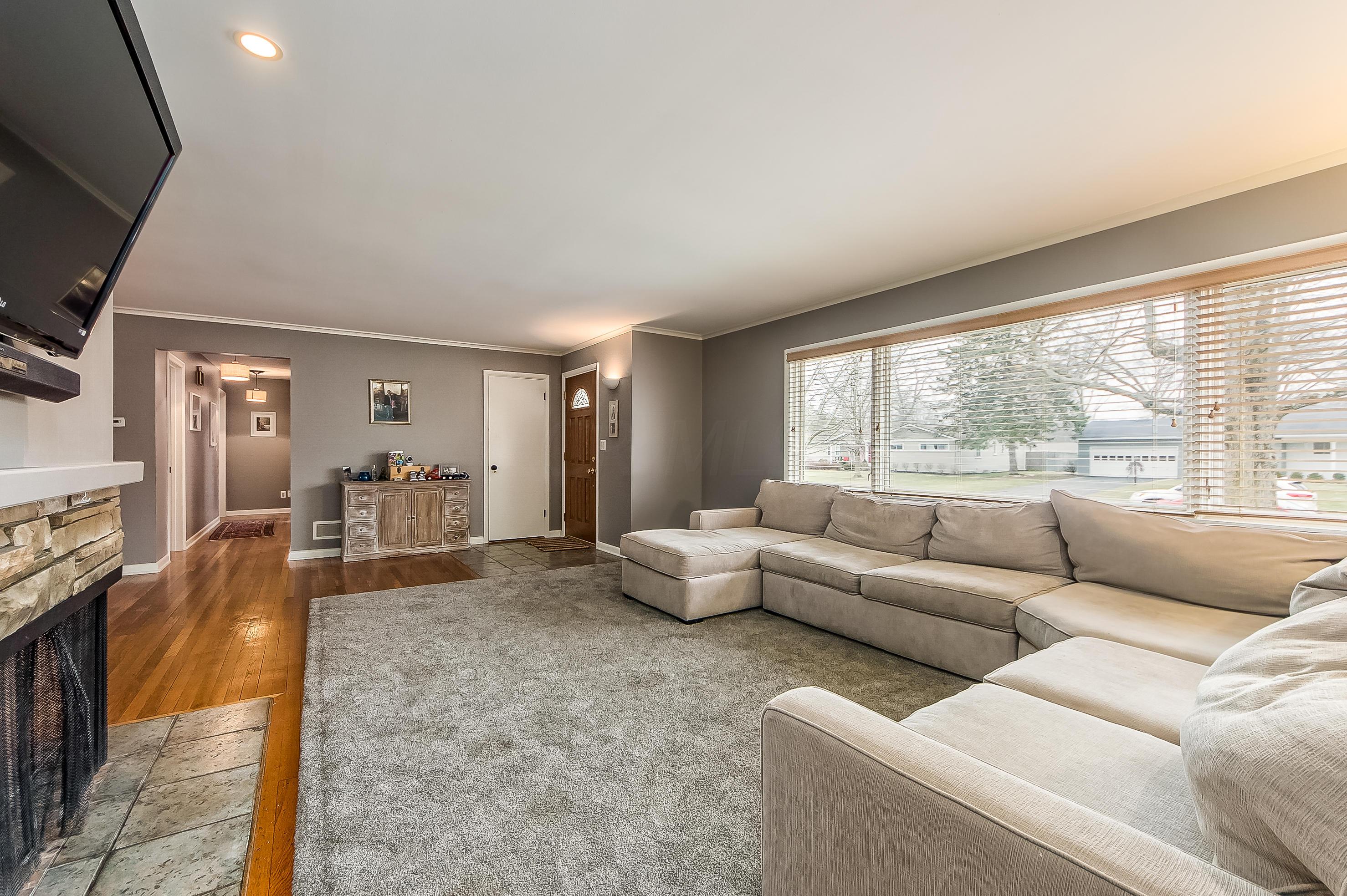 3868 Chevington Road Columbus, OH 43220 - Photo 7 of 32