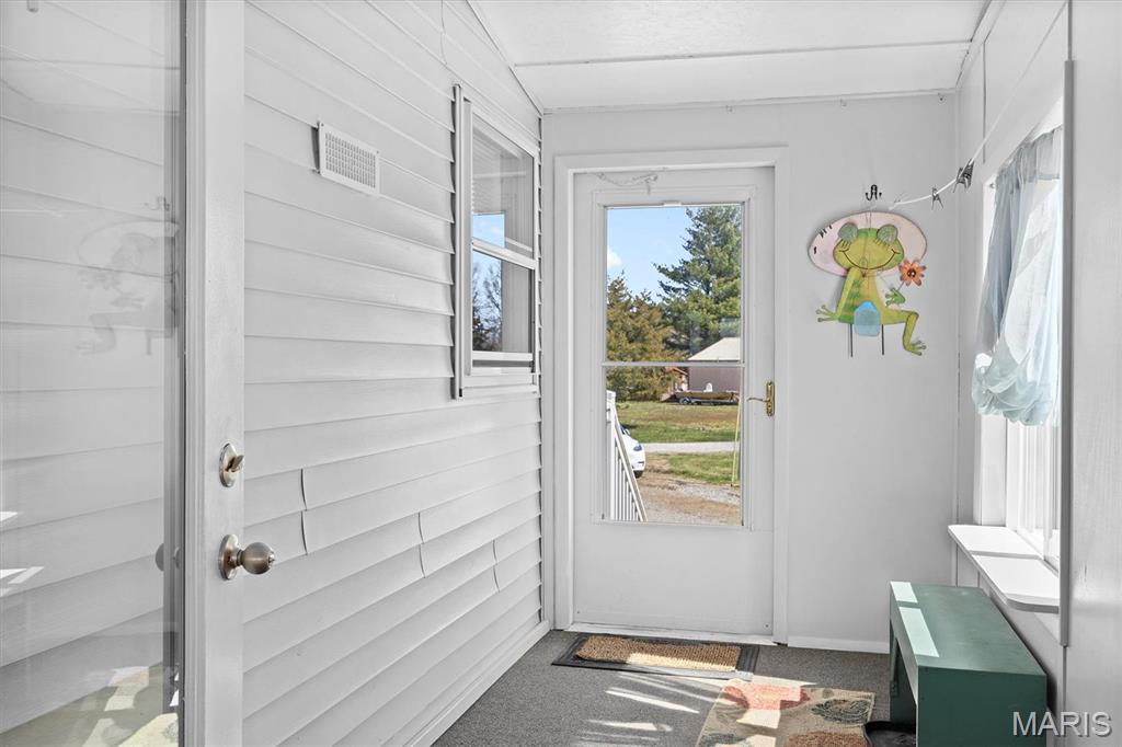 25324 Lyons Road Carlyle, IL 62231 - Photo 13 of 42