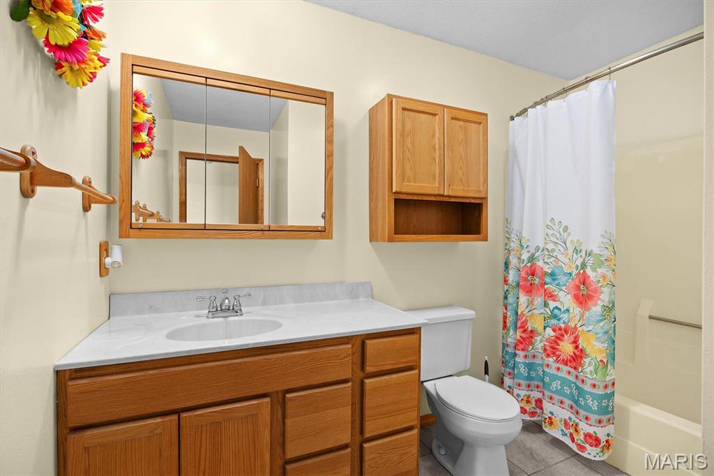 25324 Lyons Road Carlyle, IL 62231 - Photo 14 of 42