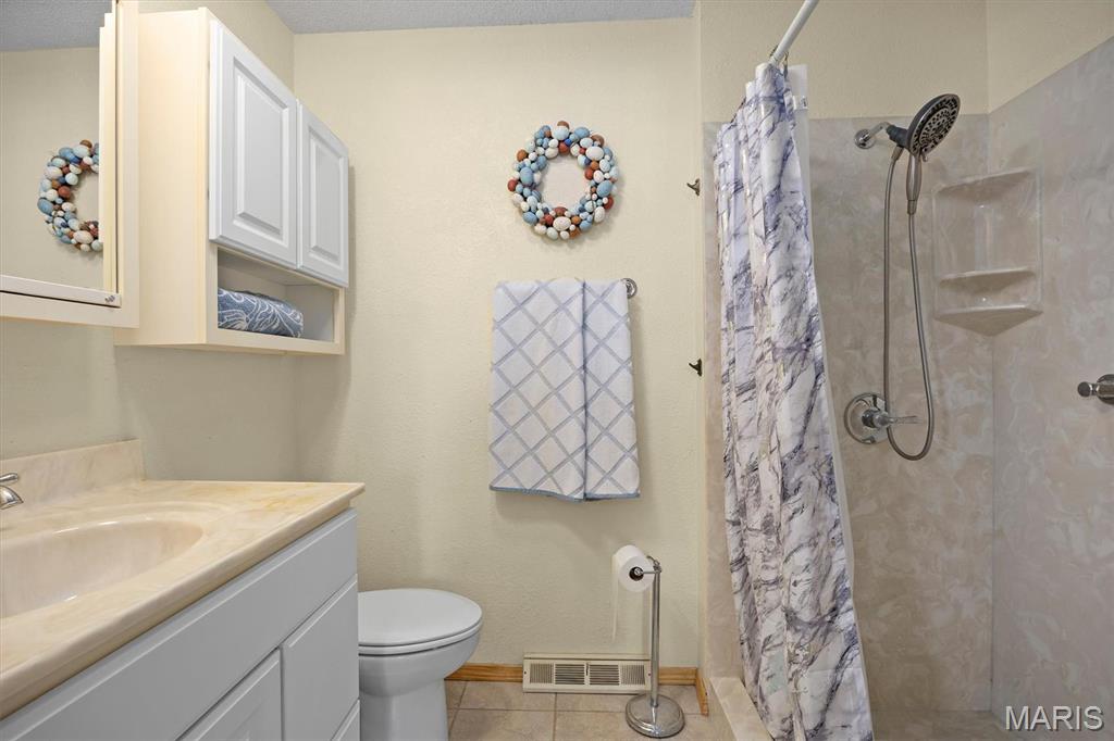 25324 Lyons Road Carlyle, IL 62231 - Photo 17 of 42