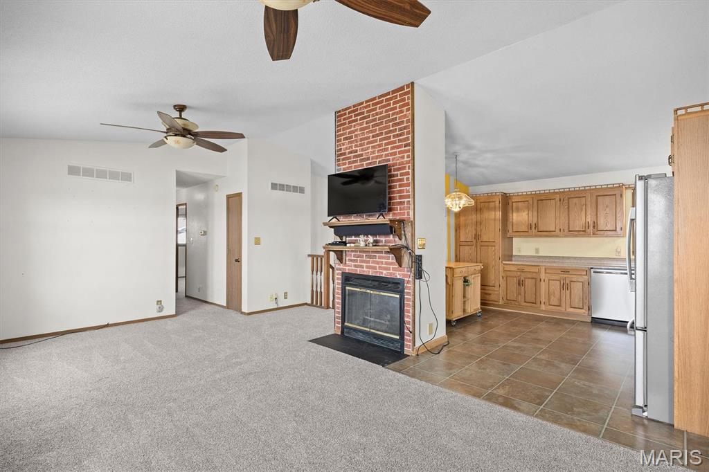 25324 Lyons Road Carlyle, IL 62231 - Photo 4 of 42