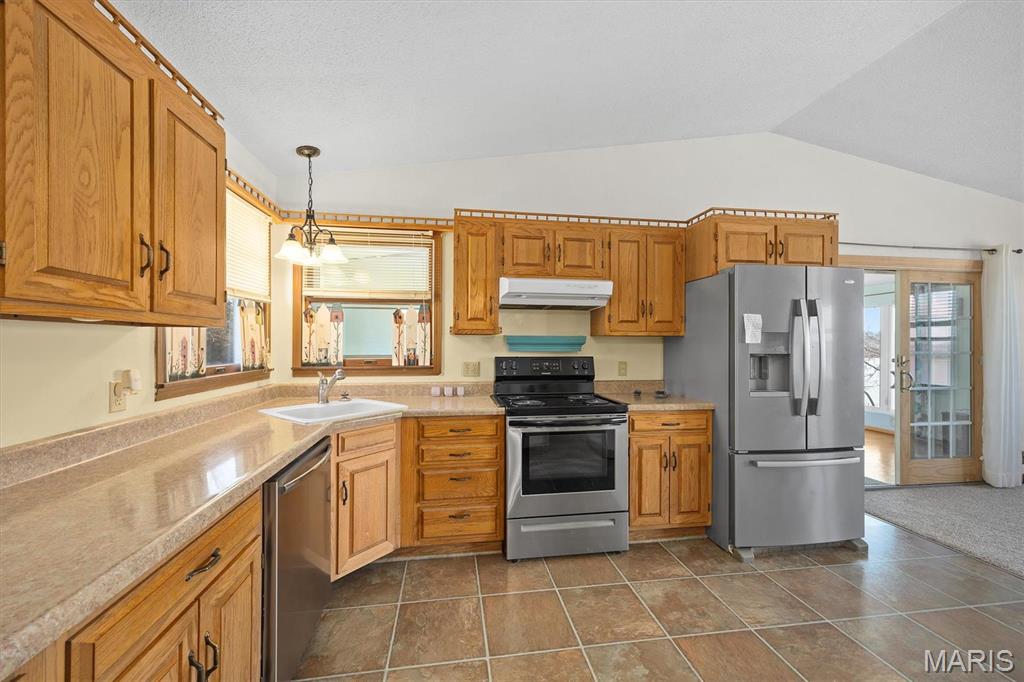 25324 Lyons Road Carlyle, IL 62231 - Photo 9 of 42