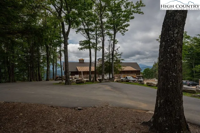 $649,000 | 22 North Indian Rock Drive, Banner Elk, NC 28604