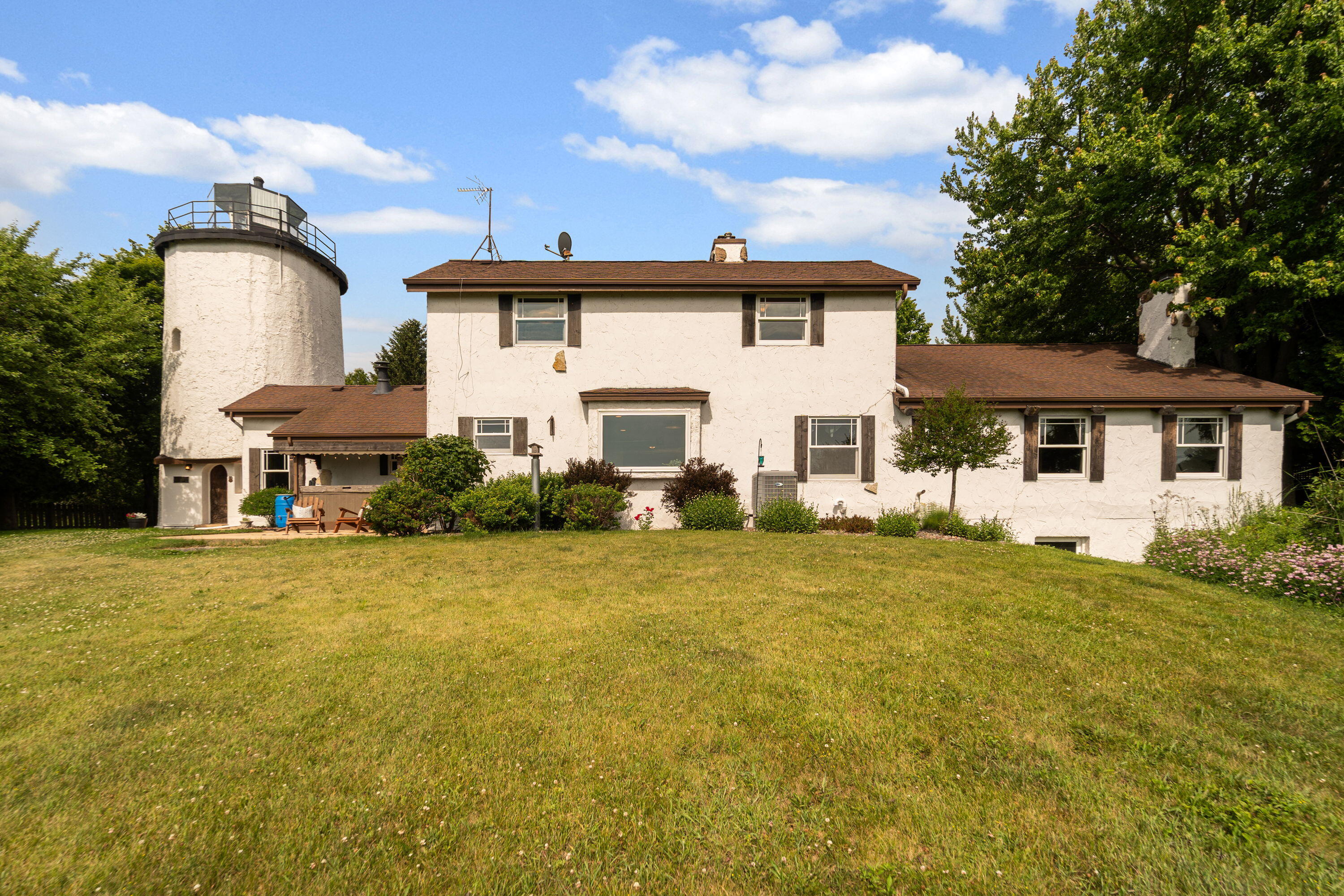 1270 Lake Shore Road Grafton, WI 53024 - Photo 70 of 99 Timeless Charm