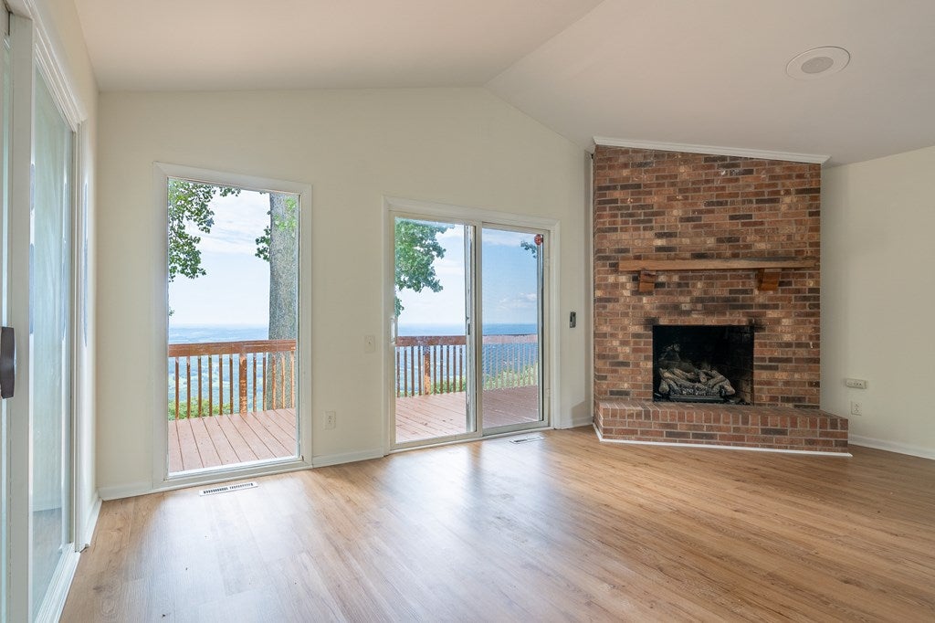 864 Rhododendron Road Hillsville, VA 24343 - Photo 8 of 28 Gallery Image 8