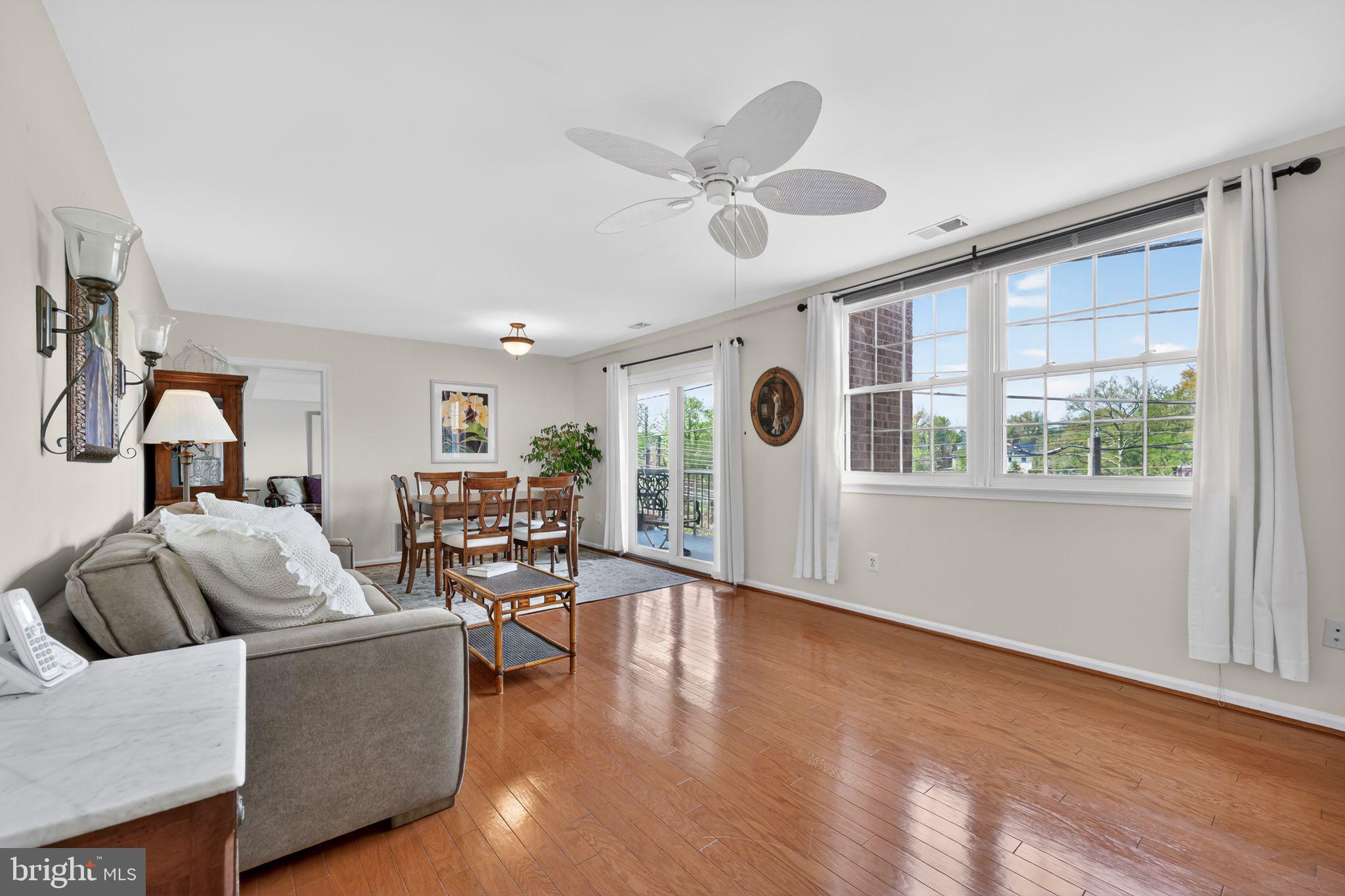 213 Haddonfield Cmns, Unit 213 Haddonfield, NJ 08033 - Photo 5 of 35 Bright and airy living space awaits.