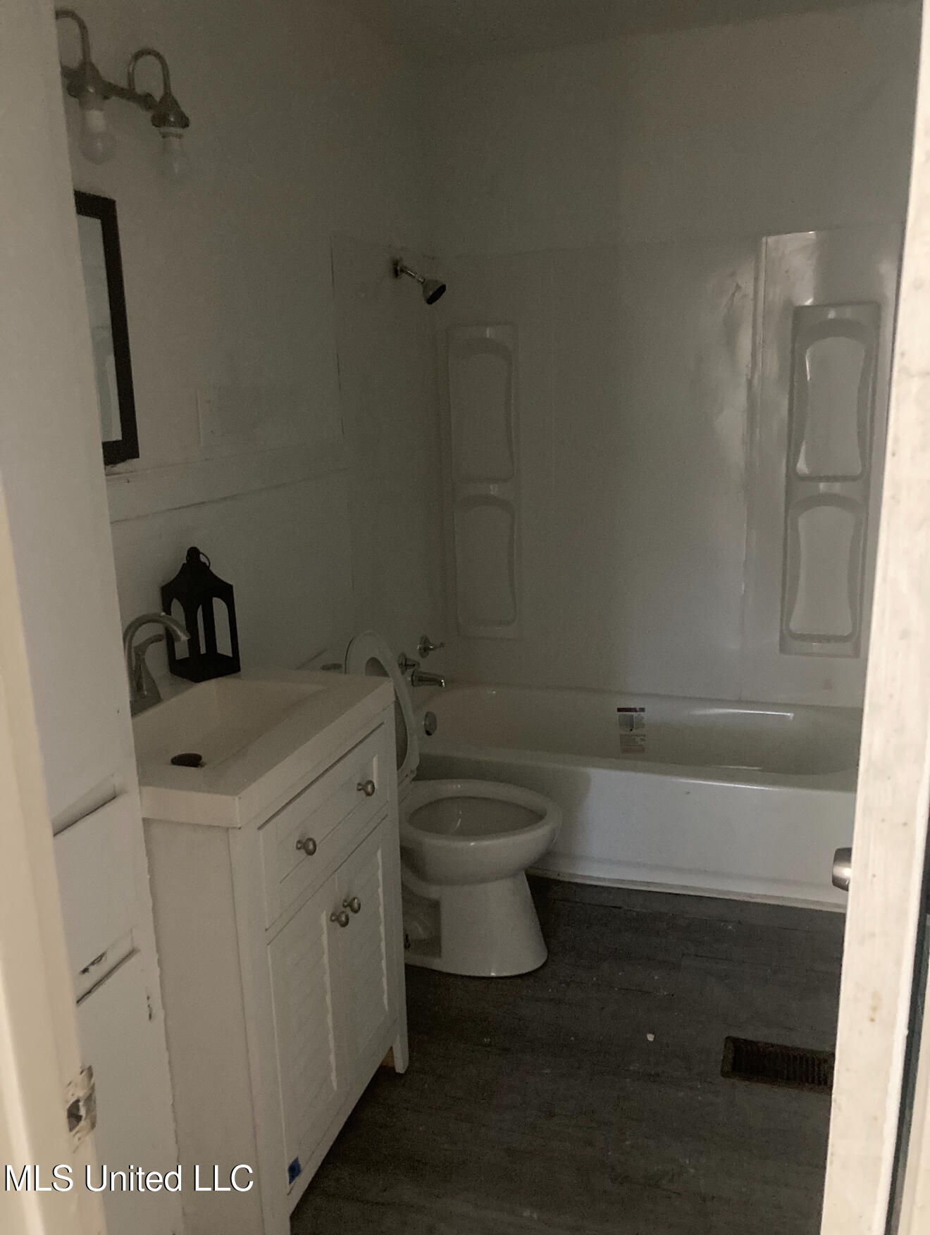 2871 Woodside Drive Jackson, MS 39212 - Photo 14 of 20 IMG_9116