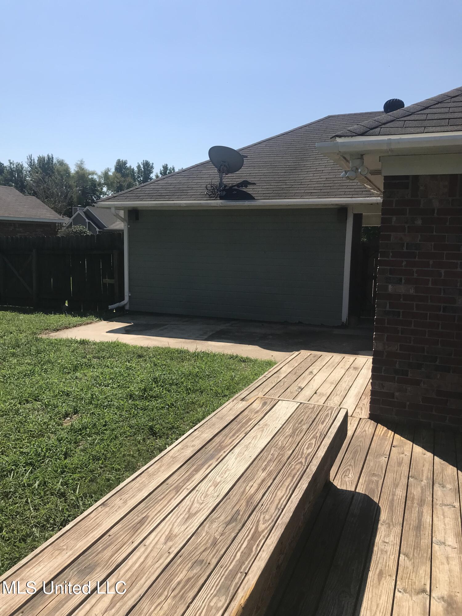 321 Evergreen Way Brandon, MS 39047 - Photo 14 of 17 321 bk yd