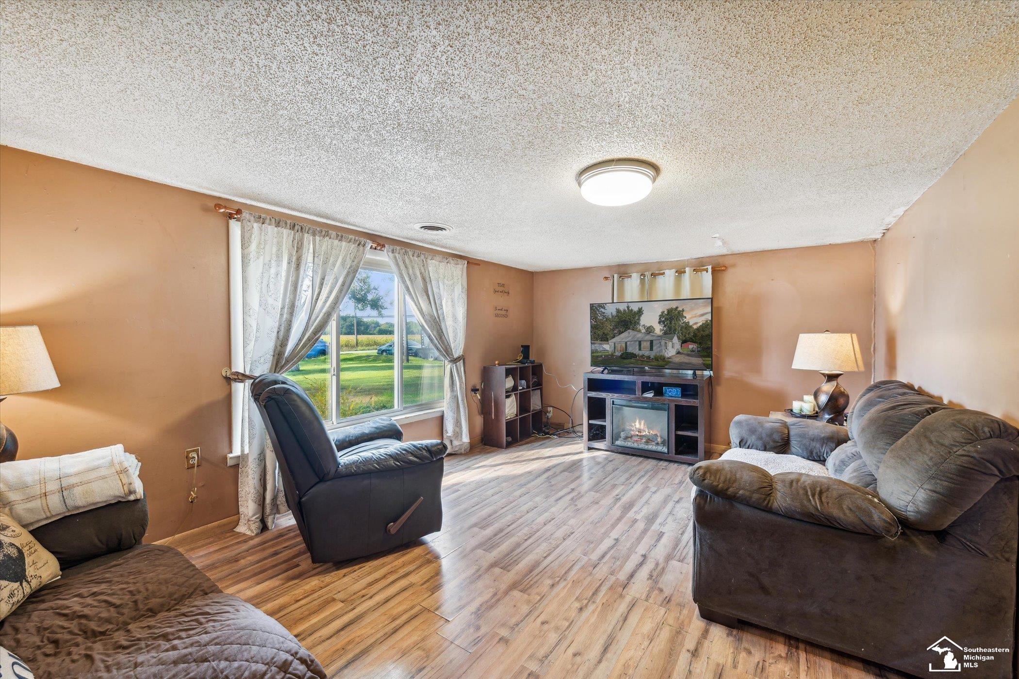 475 Carleton Rockwood Road Carleton, MI 48117 - Photo 6 of 24 50122274-5.JPG