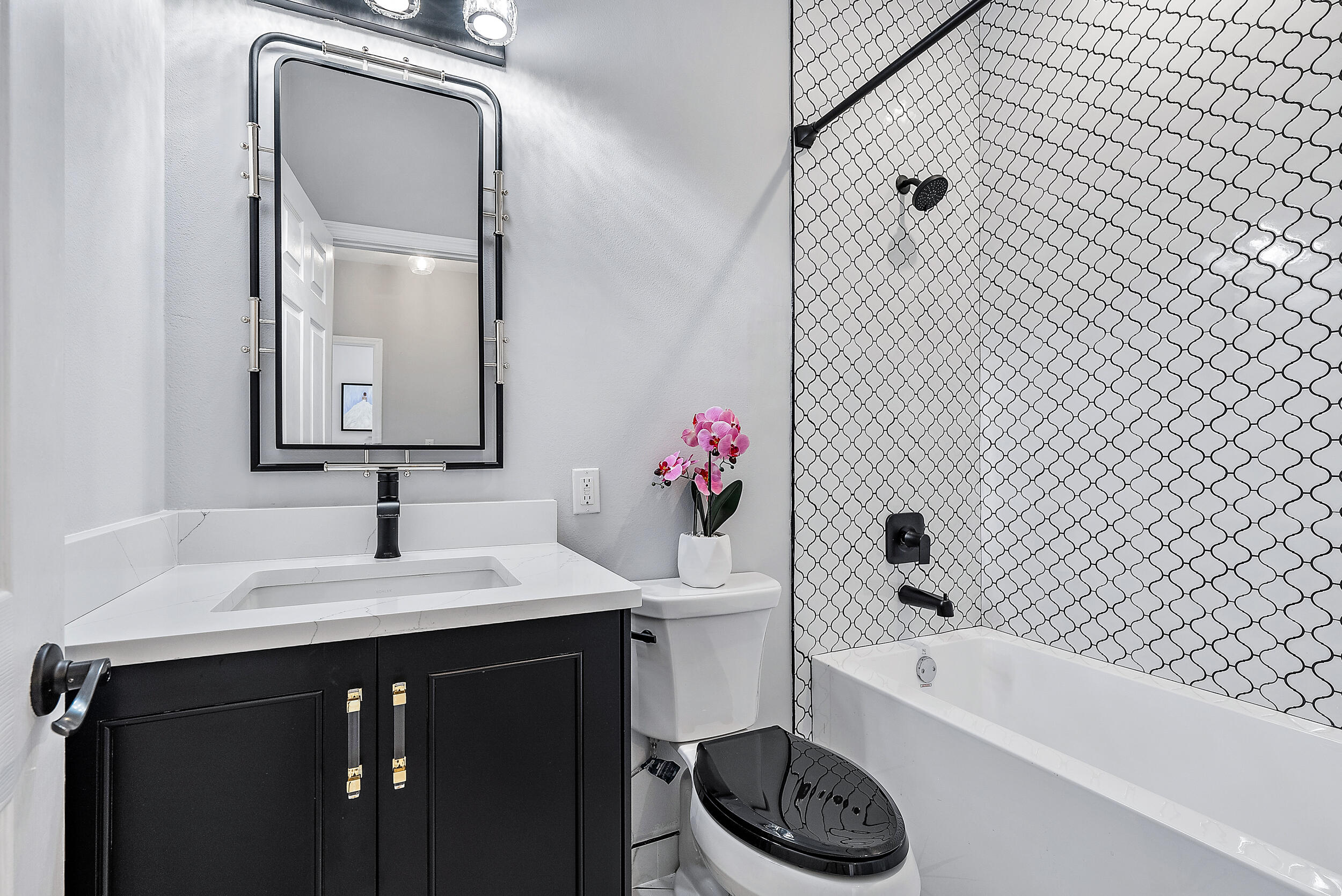 103 Lighthouse Circle, Unit A Tequesta, FL 33469 - Photo 13 of 17 2nd Bathroom