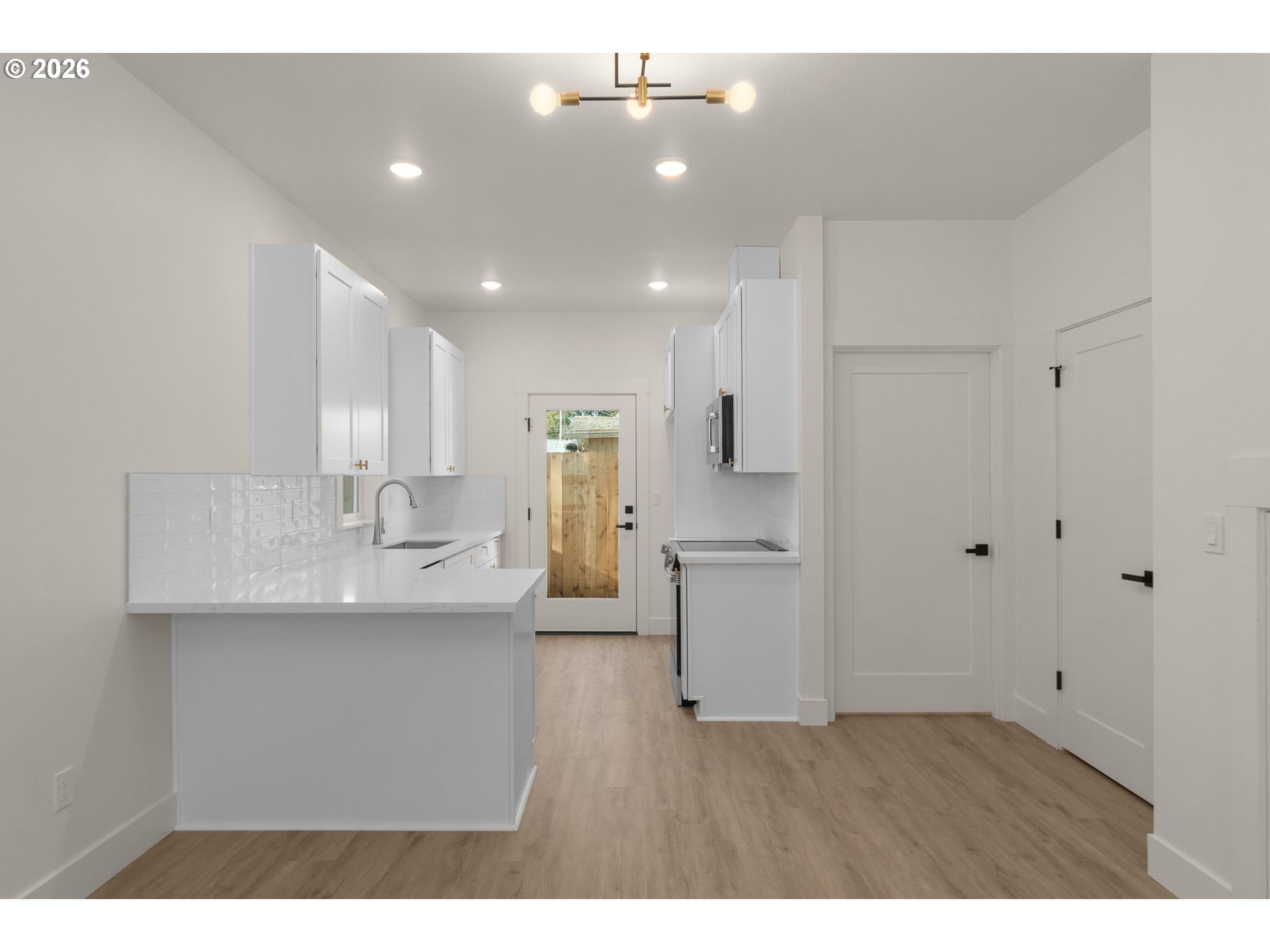 5230 Southeast Knapp Street Portland, OR 97206 - Photo 7 of 19