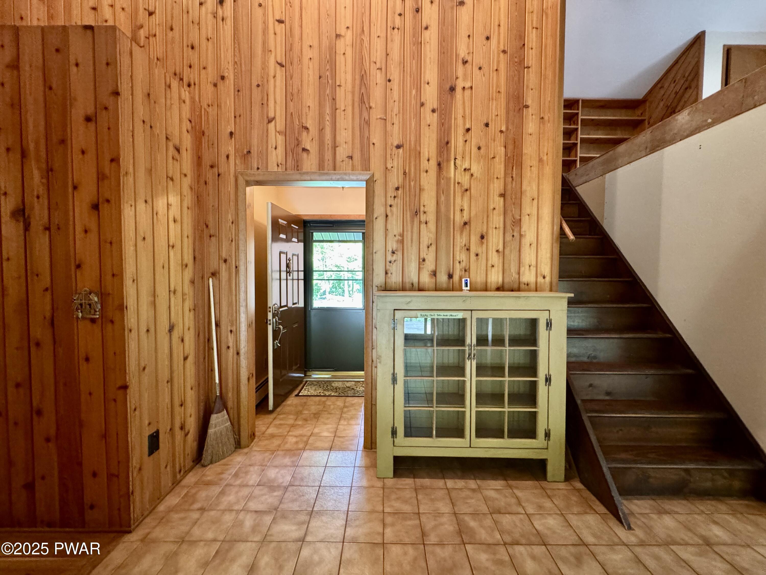 748 Spring Hill Road Sterling, PA 18463 - Photo 14 of 59 Foyer/Entry