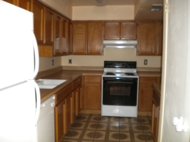 3243 North 38th Street, Unit 11 Phoenix, AZ 85018 - Photo 7 of 7 Kitchen