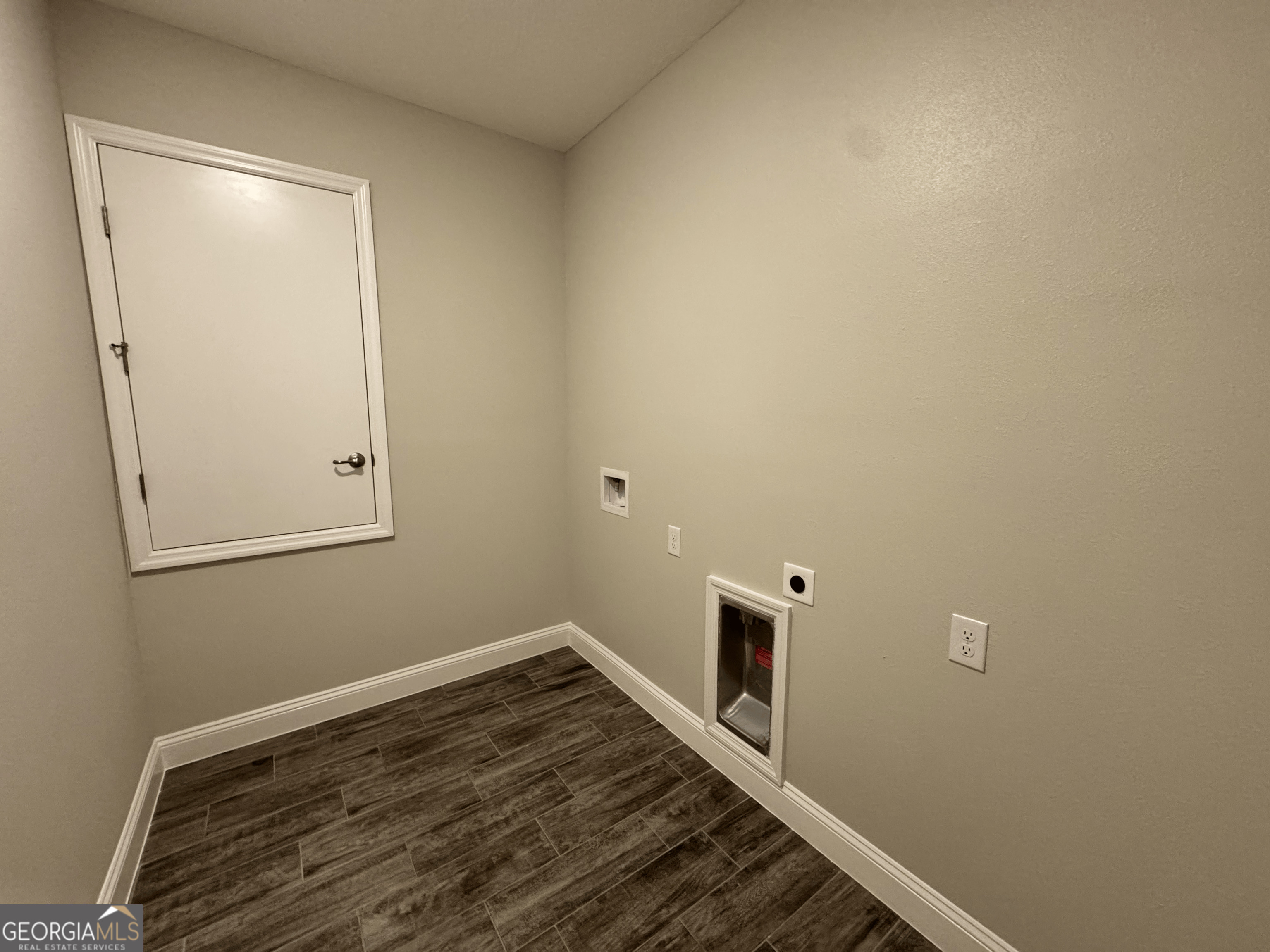 108 Brookshire Grn Court Kingsland, GA 31548 - Photo 18 of 21 a view of a room with wooden floor and bathroom