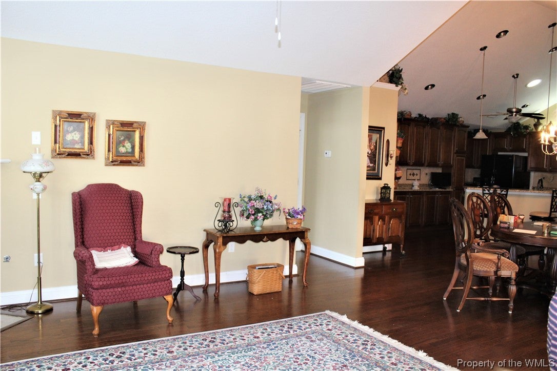 327 Garman Loop Yorktown, VA 23692 - Photo 7 of 24 Gallery Image 7
