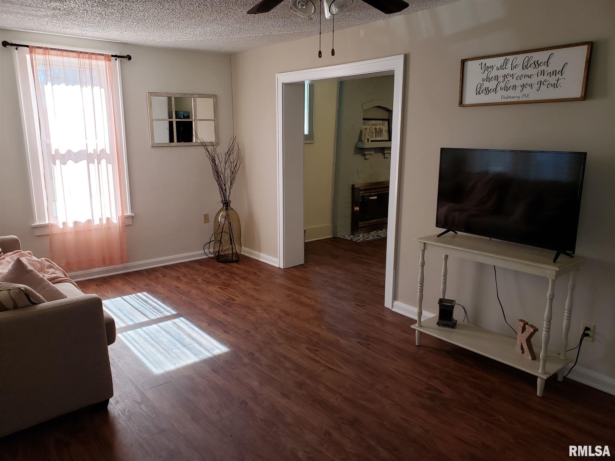 3233 South 3rd Street Springfield, IL 62703 - Photo 2 of 24