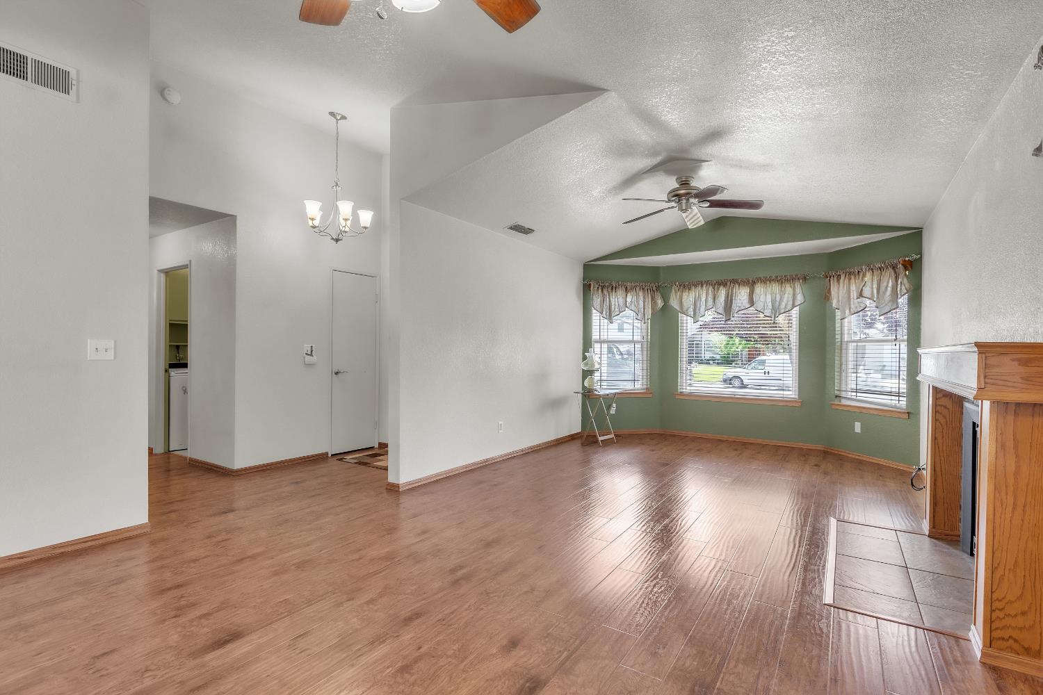 663 Carr Way Galt, CA 95632 - Photo 6 of 28