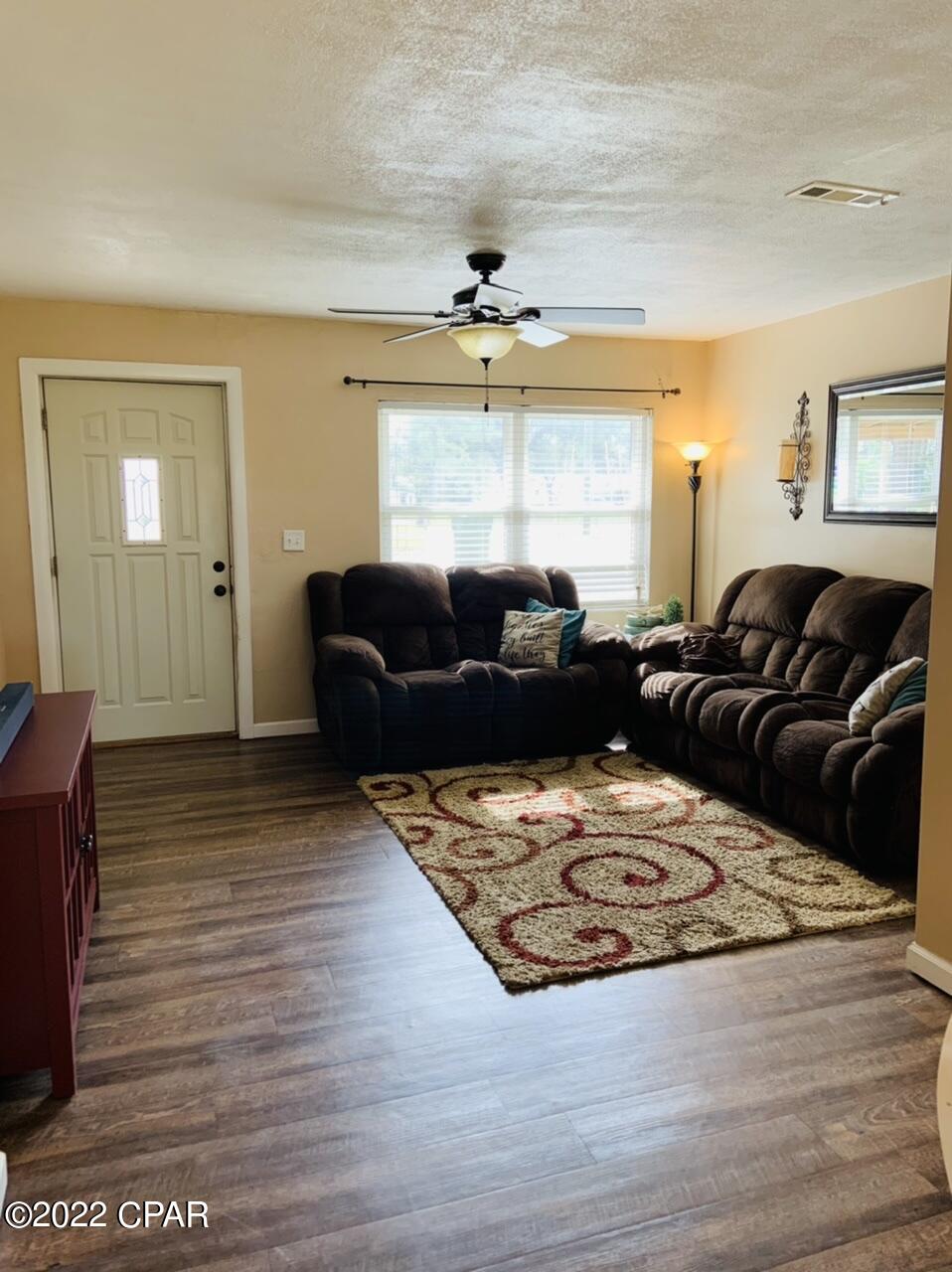 6952 Broadway Street Grand Ridge, FL 32442 - Photo 6 of 22 Gallery Image 6