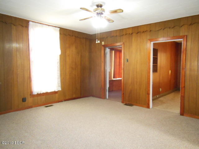 430 West 4th Street Flora, IL 62839 - Photo 5 of 48 Gallery Image 5