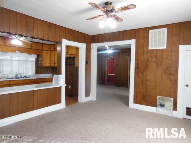 430 West 4th Street Flora, IL 62839 - Photo 9 of 48 Gallery Image 9