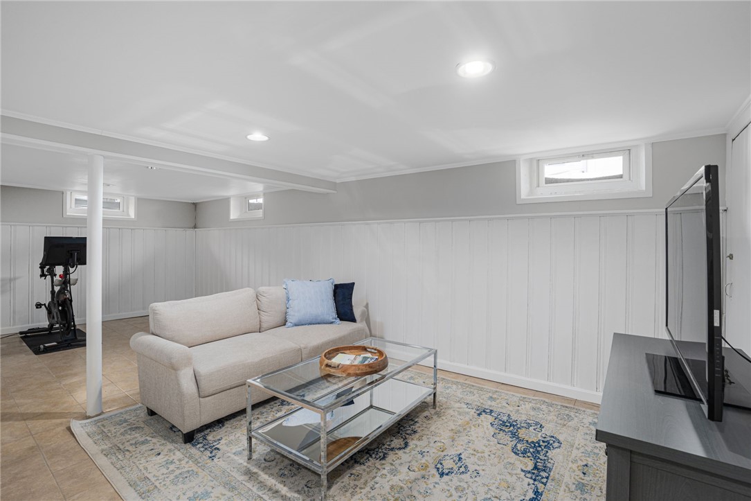 23 Laurelhurst Road Cranston, RI 02920 - Photo 13 of 18