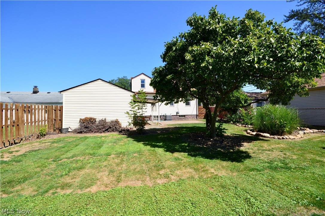 1002 Quentin Road Eastlake, OH 44095 - Photo 4 of 15 Gallery Image 4