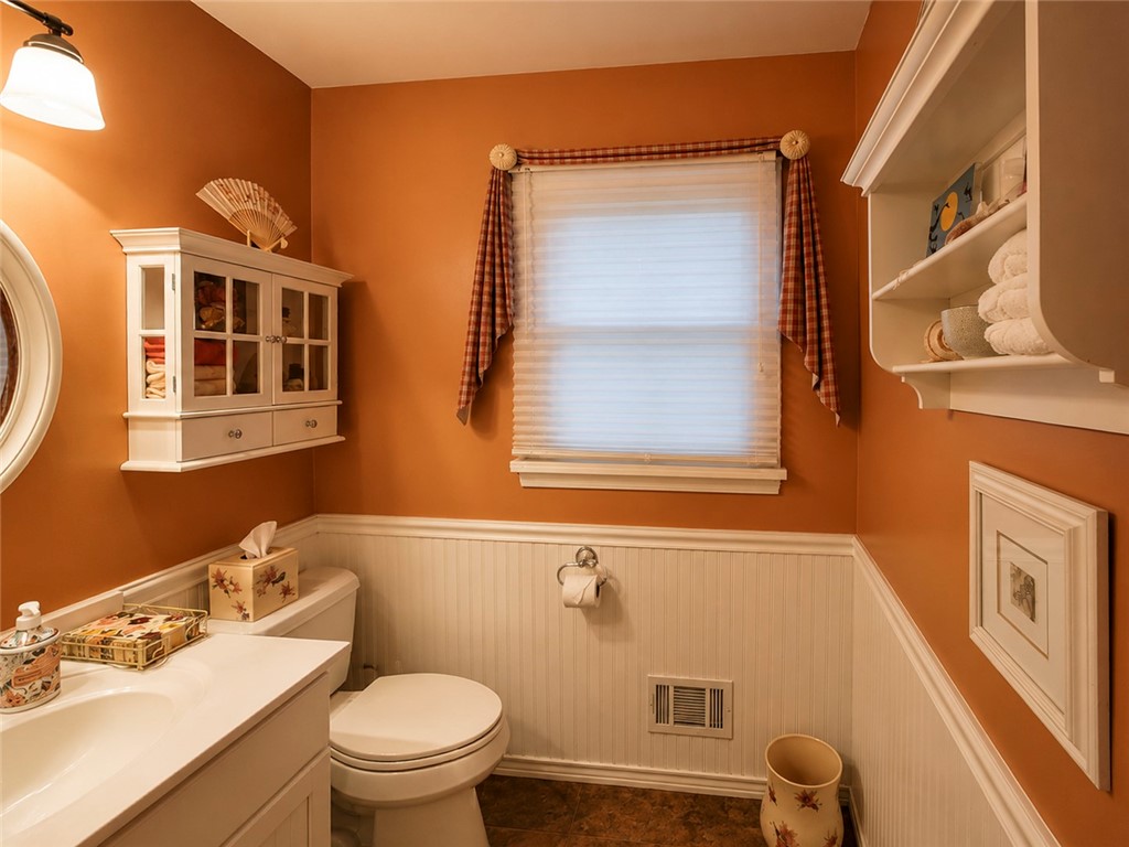 76 Bromley Road Pittsford, NY 14534 - Photo 26 of 50