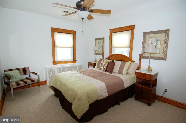 5547 Ashbourne Road Halethorpe, MD 21227 - Photo 11 of 16 Bedroom (Master)
