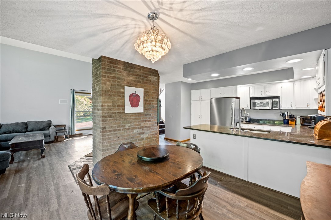 6701 Hankee Road Mantua, OH 44255 - Photo 7 of 35 Dining space