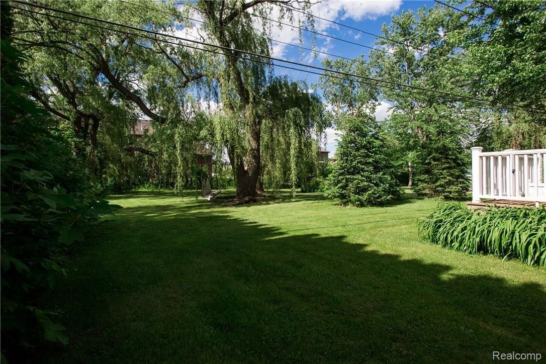 46380 West 11 Mile Road Novi, MI 48374 - Photo 16 of 31 Back Yard