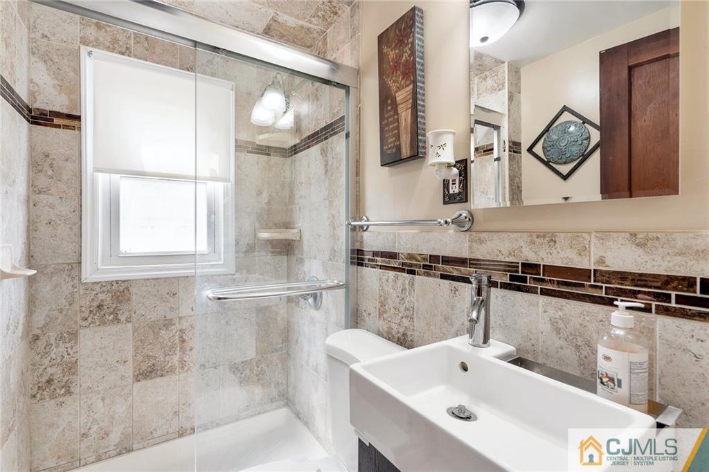 280 Old Post Road Edison, NJ 08817 - Photo 8 of 17