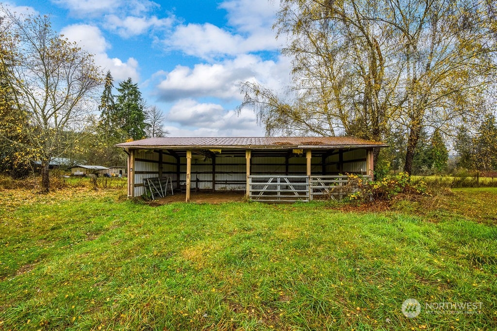 501 River Road Chehalis, WA 98532 - Photo 25 of 27 front view of a house with a yard