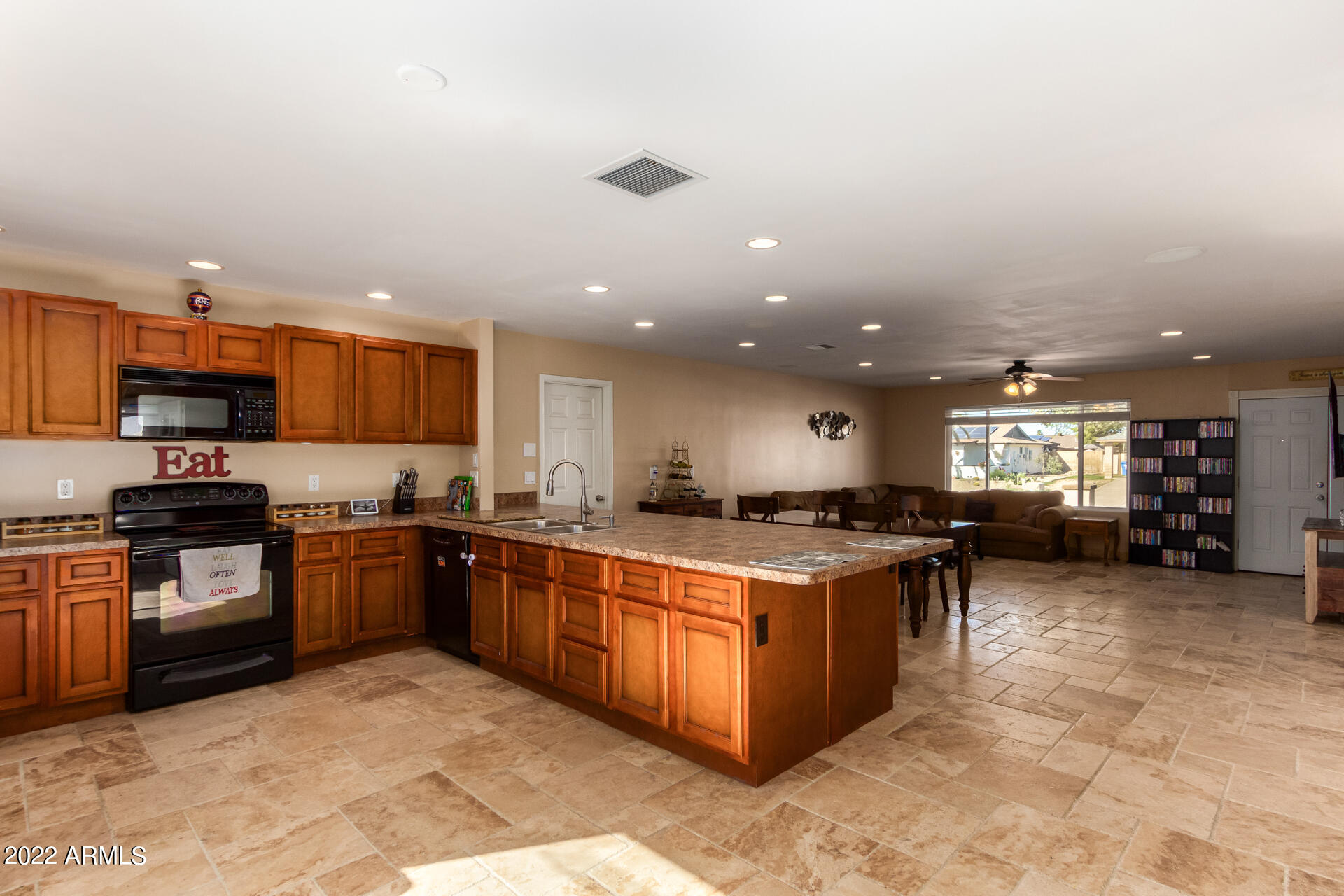 2209 West Utopia Road Phoenix, AZ 85027 - Photo 11 of 35 11- Utopia