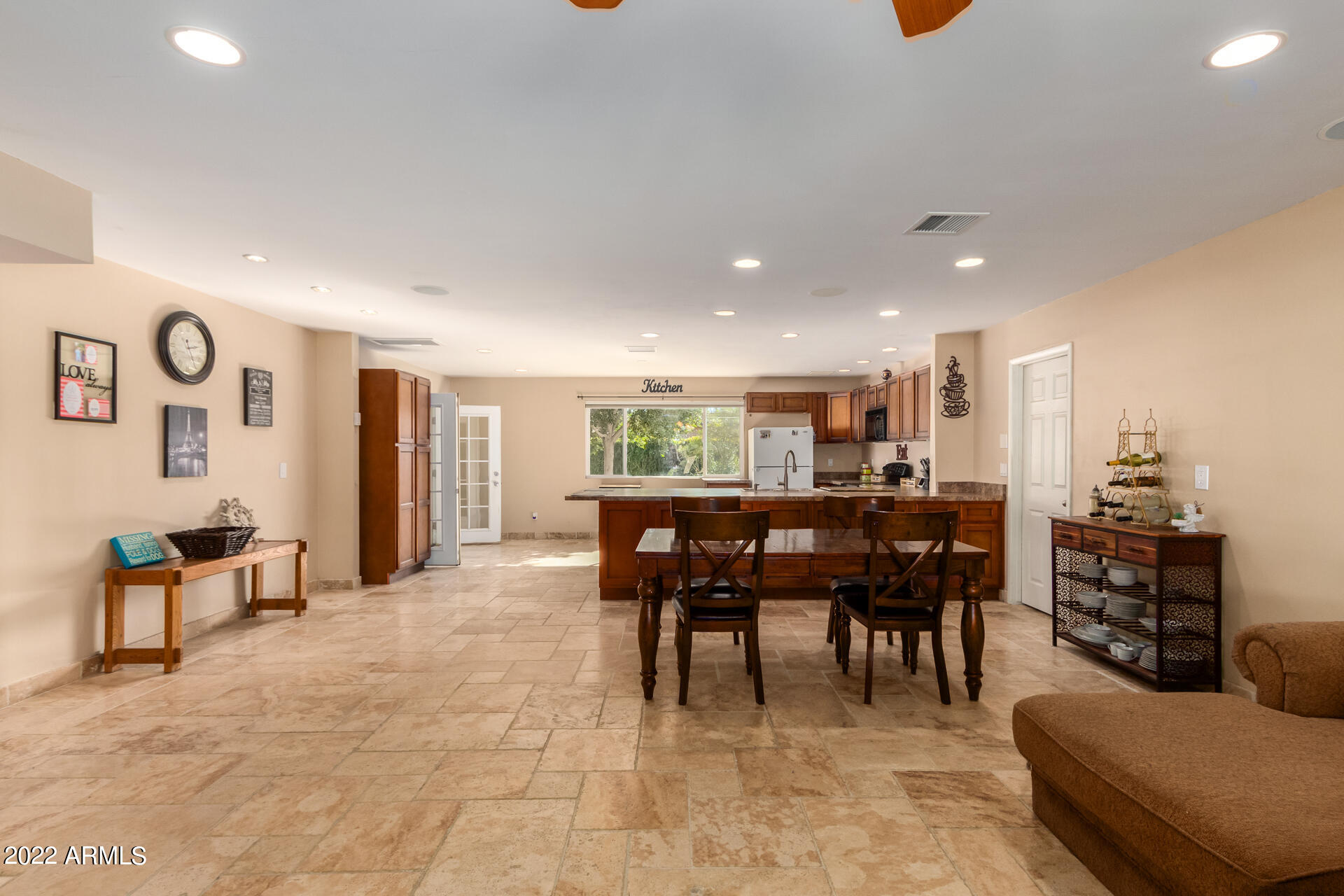 2209 West Utopia Road Phoenix, AZ 85027 - Photo 5 of 35 05- Utopia