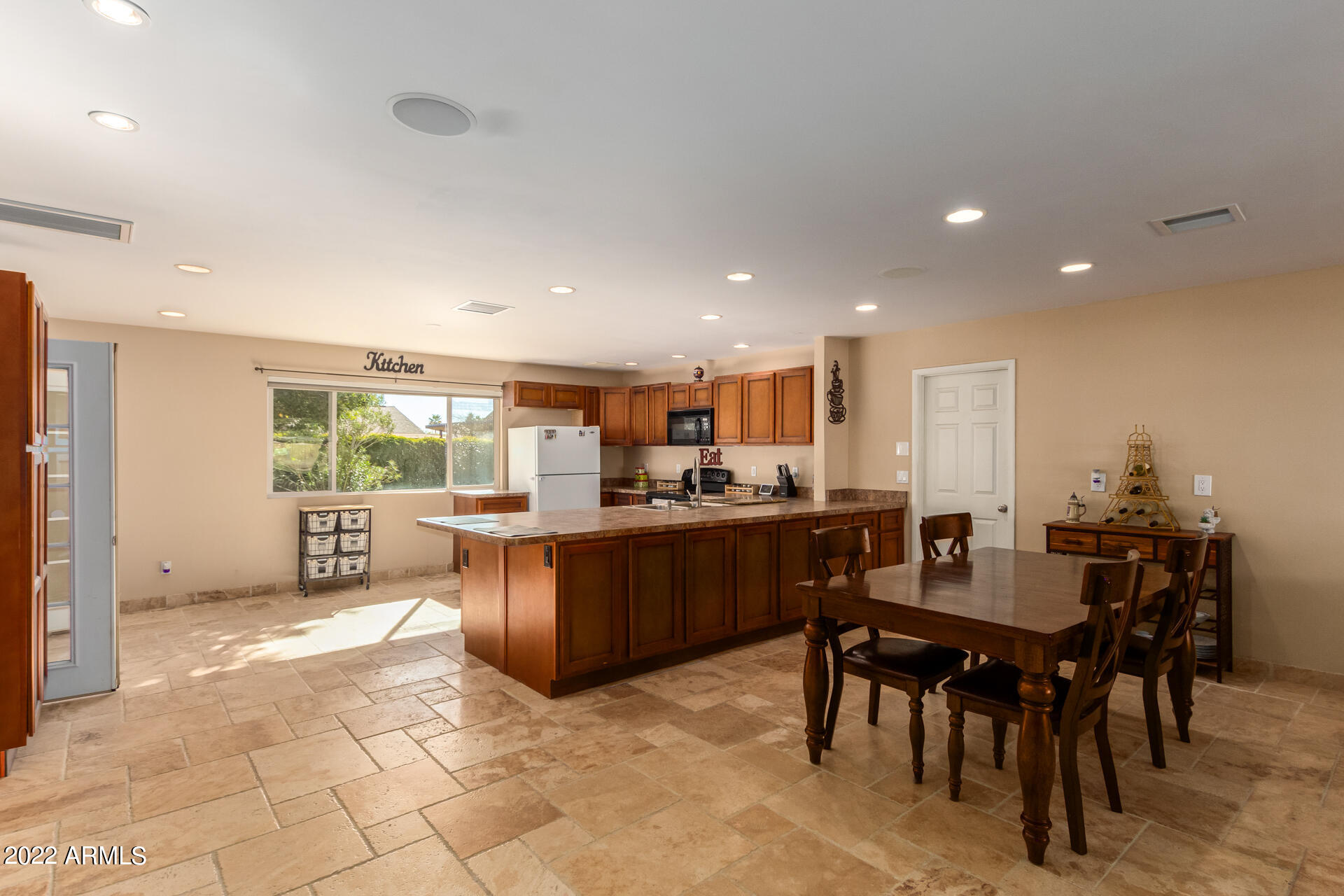 2209 West Utopia Road Phoenix, AZ 85027 - Photo 7 of 35 07- Utopia