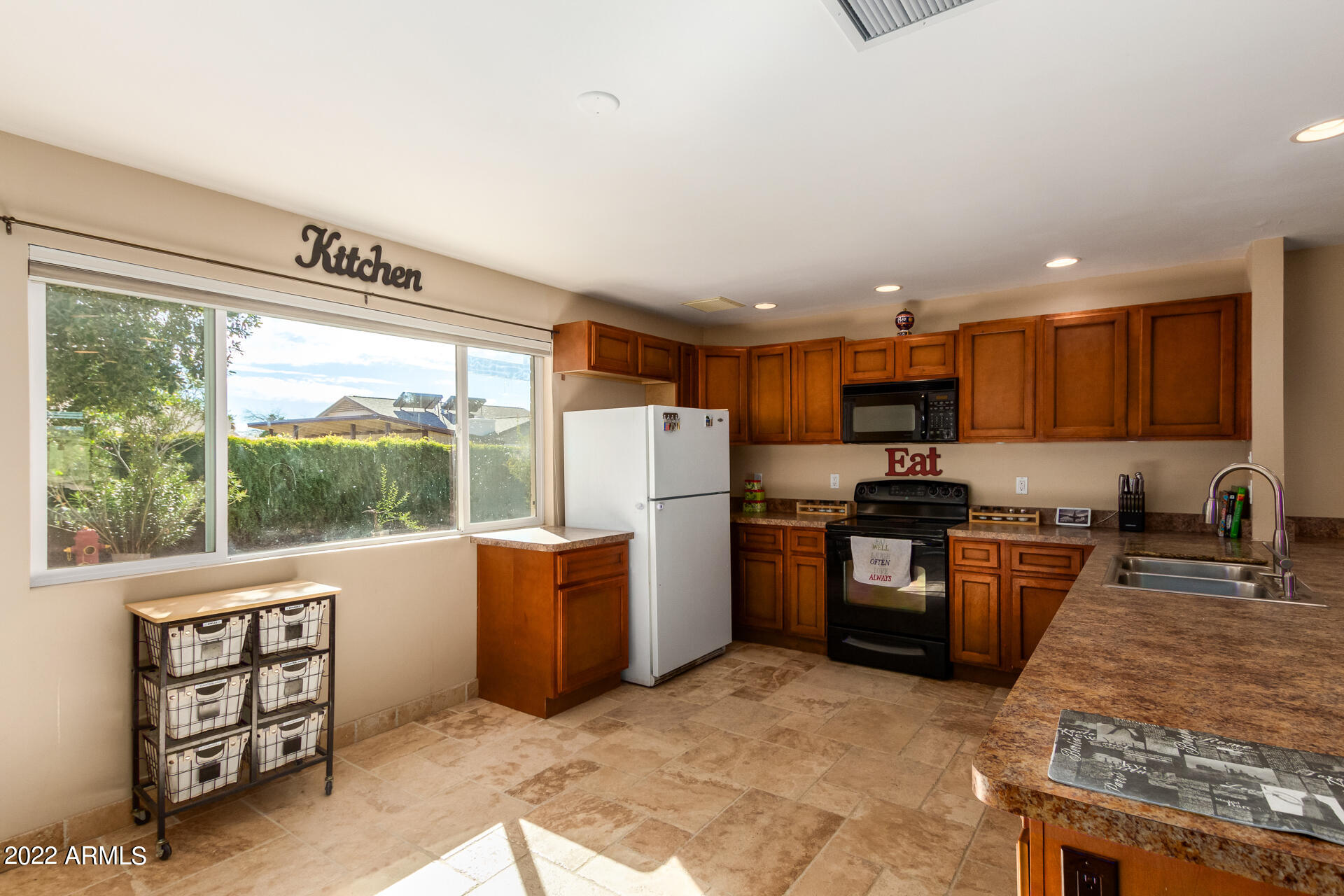 2209 West Utopia Road Phoenix, AZ 85027 - Photo 9 of 35 09- Utopia