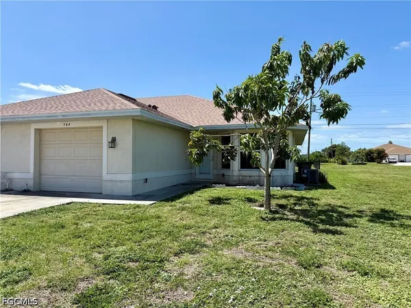 $1,400 | 544 Southeast 7th Street, Cape Coral, FL 33990