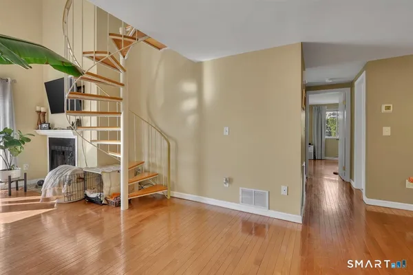 $265,000 | 11 Valley Run Drive, Unit 11, Cromwell, CT 06416