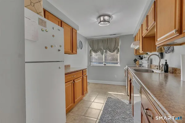 $265,000 | 11 Valley Run Drive, Unit 11, Cromwell, CT 06416