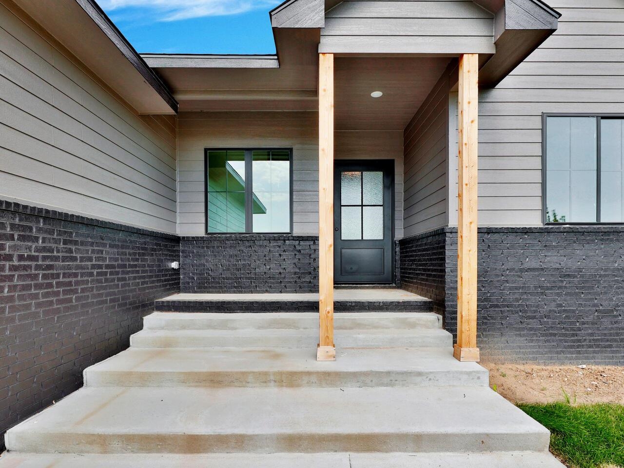 5110 North Delaware Wichita Ks 67204 Wichita, KS 67204 - Photo 3 of 33