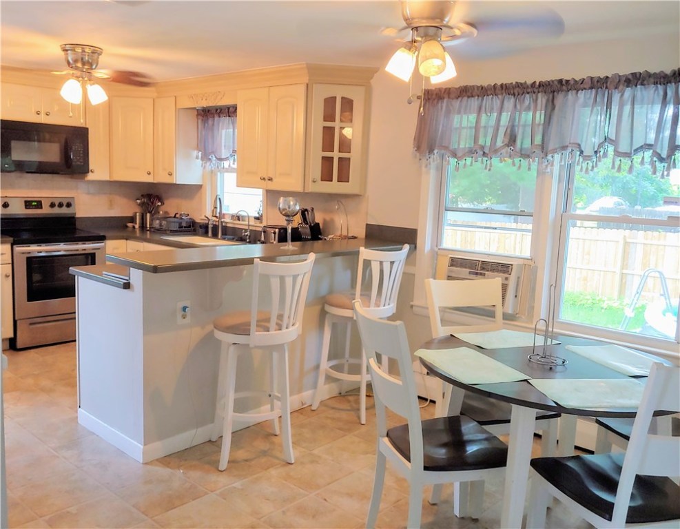 57 Craig Road Warwick, RI 02886 - Photo 4 of 28 Gallery Image 4