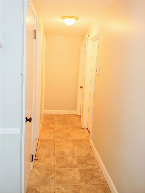 57 Craig Road Warwick, RI 02886 - Photo 6 of 28 Gallery Image 6