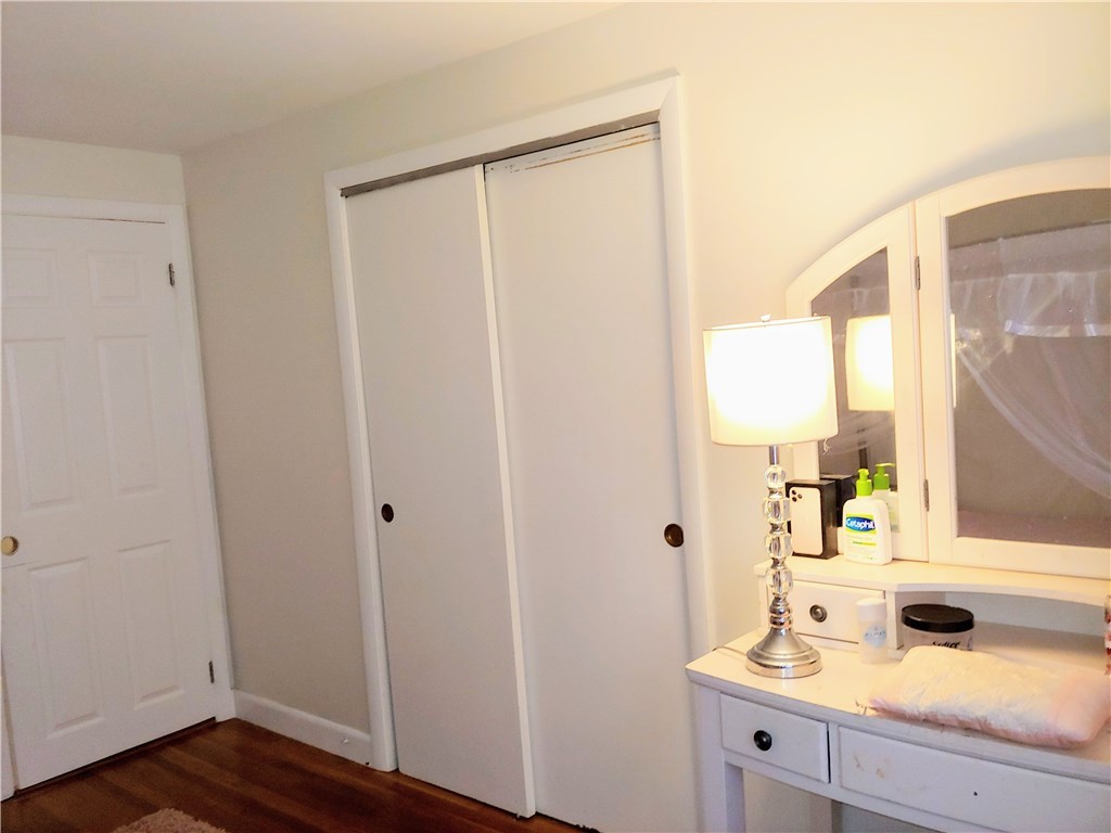 57 Craig Road Warwick, RI 02886 - Photo 9 of 28 Gallery Image 9