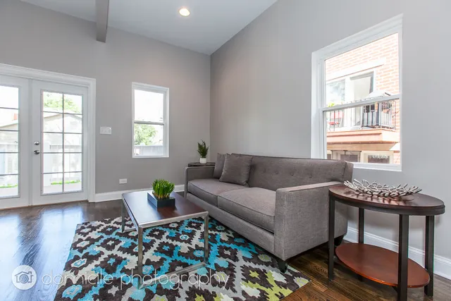 $4,800 | 806 South Oakley Boulevard, Chicago, IL 60612