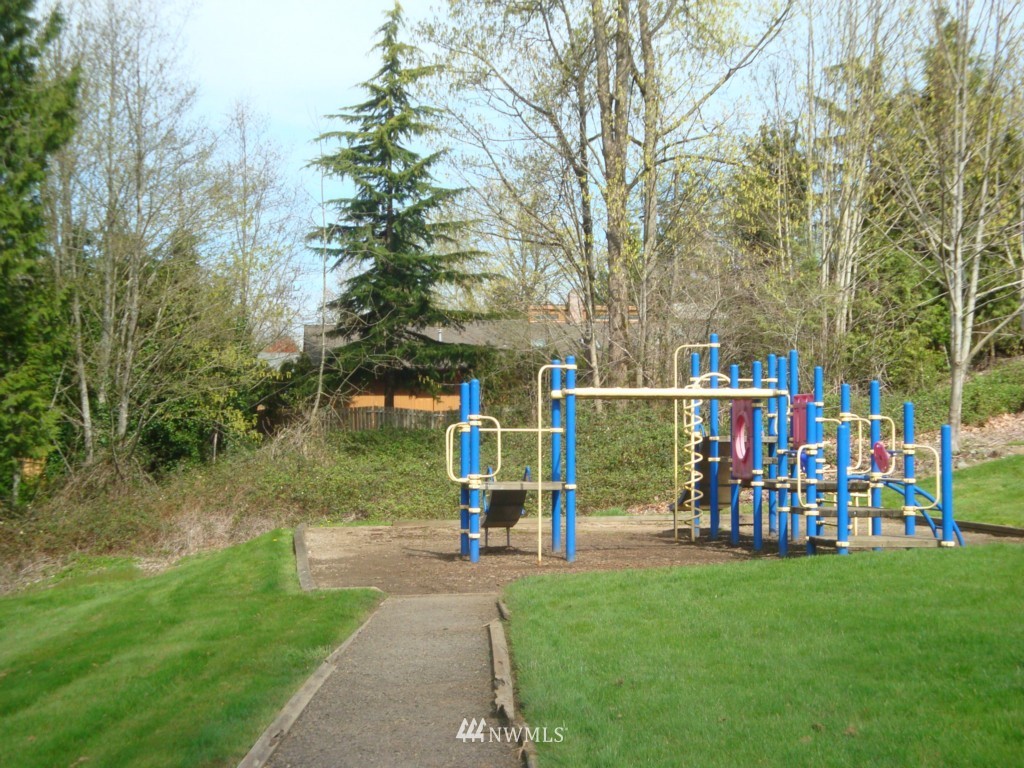 710 South 32nd Place Renton, WA 98055 - Photo 11 of 11