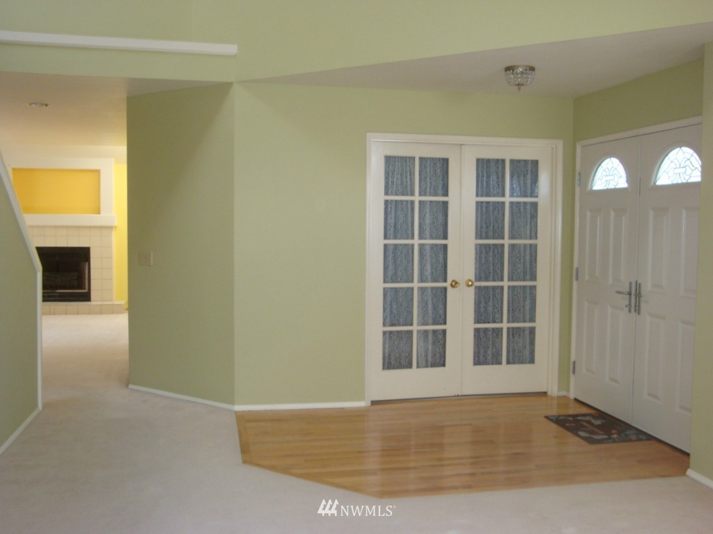710 South 32nd Place Renton, WA 98055 - Photo 4 of 11