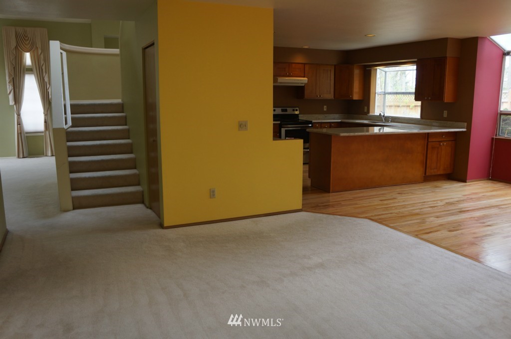 710 South 32nd Place Renton, WA 98055 - Photo 5 of 11