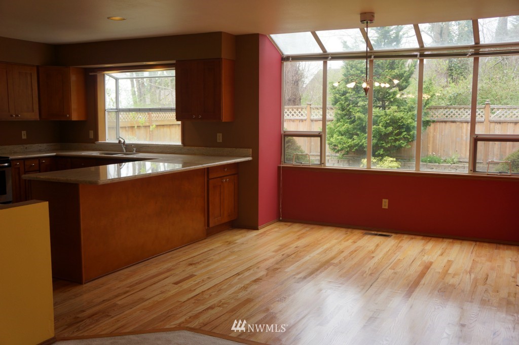710 South 32nd Place Renton, WA 98055 - Photo 8 of 11
