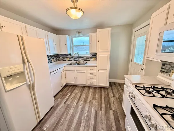 $189,900 | 706 North Desloge Drive, Desloge, MO 63601